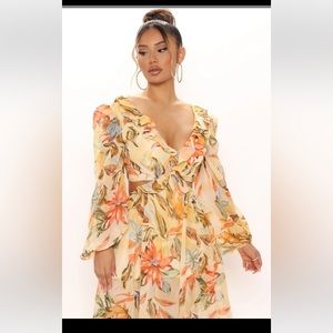 Perfect maxi dress long sleeve and back cut outs new w/tags.